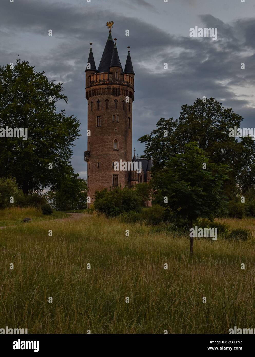 Abend im Flatowtower im Park Babelsberg in Potsdam Stockfoto