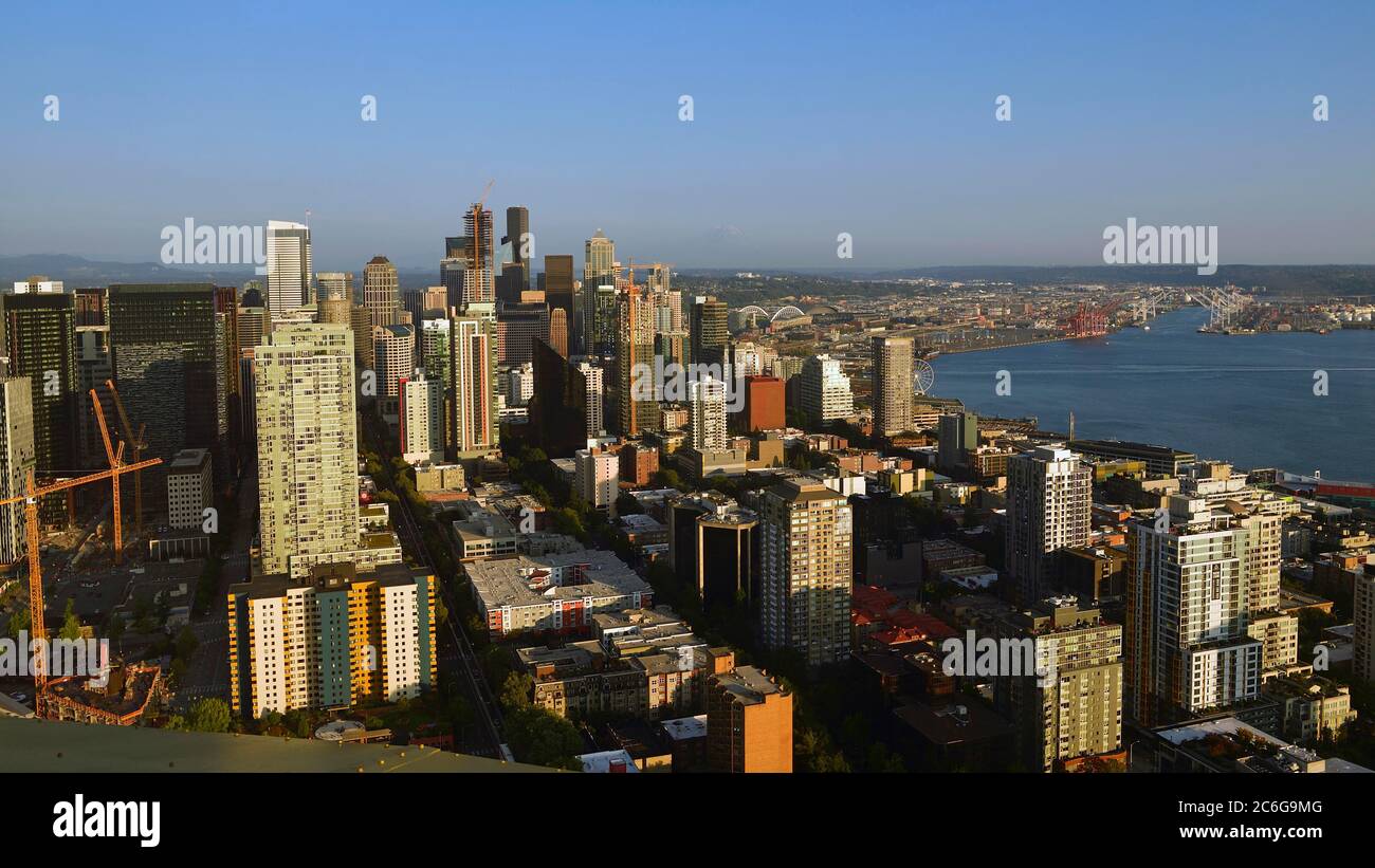 Blick von der Space Needle nach Seattle, Washington, Vereinigte Staaten von Amerika, USA, Nordamerika Stockfoto