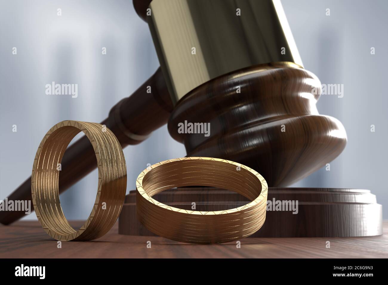 Richterhammer mit zwei Eheringen, Scheidung Stockfoto