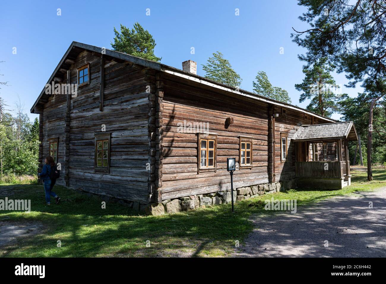 Selkala House Ein Altes Aus Baumstammen Herzugebautes Bauernhaus Im Seurasaari Open Air Museum In Helsinki Finnland Stockfotografie Alamy