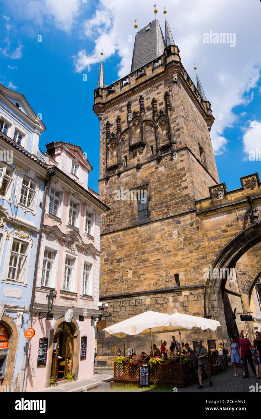 Malostranská mostecká věž, Malostranska Turm, Kleinseite Turm, an der Karlsbrücke, Mala Strana, Prag, Tschechische Republik Stockfoto