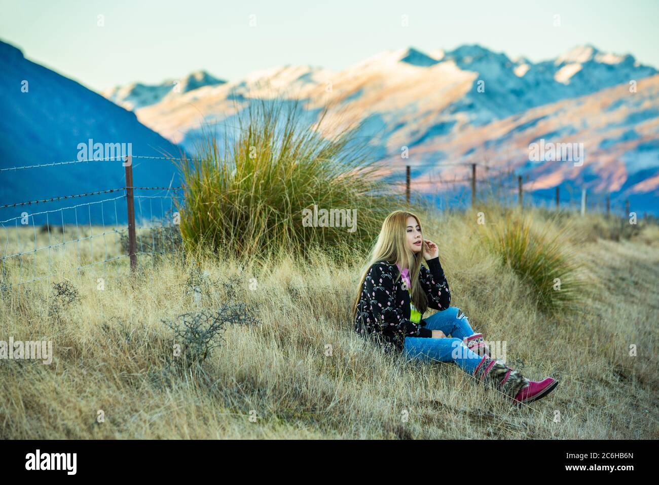 Schöne asiatische Frau genießen Blick im Winter in Neuseeland. Stockfoto