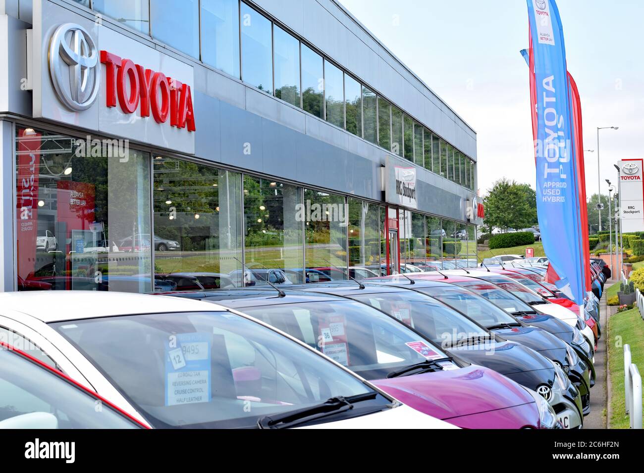 Außenansicht des Toyota Autohauses in Stockport, Großbritannien auf St Mary's Way Stockfoto