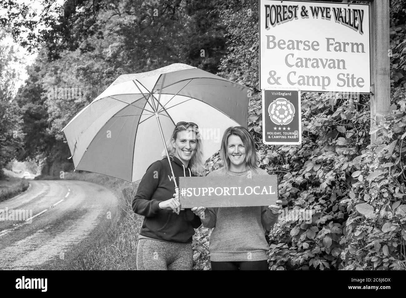 Jo & Jess - Forest & Wye Valley Campsite, Bearse Farm. Stockfoto