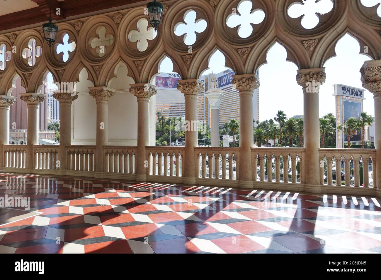 LAS VEGAS, NV - 6 JUN 2020- Außenansicht des Venetian Las Vegas, einem Luxushotel und Casino, in Las Vegas, Nevada, eine Nachbildung von Venedig, Stockfoto