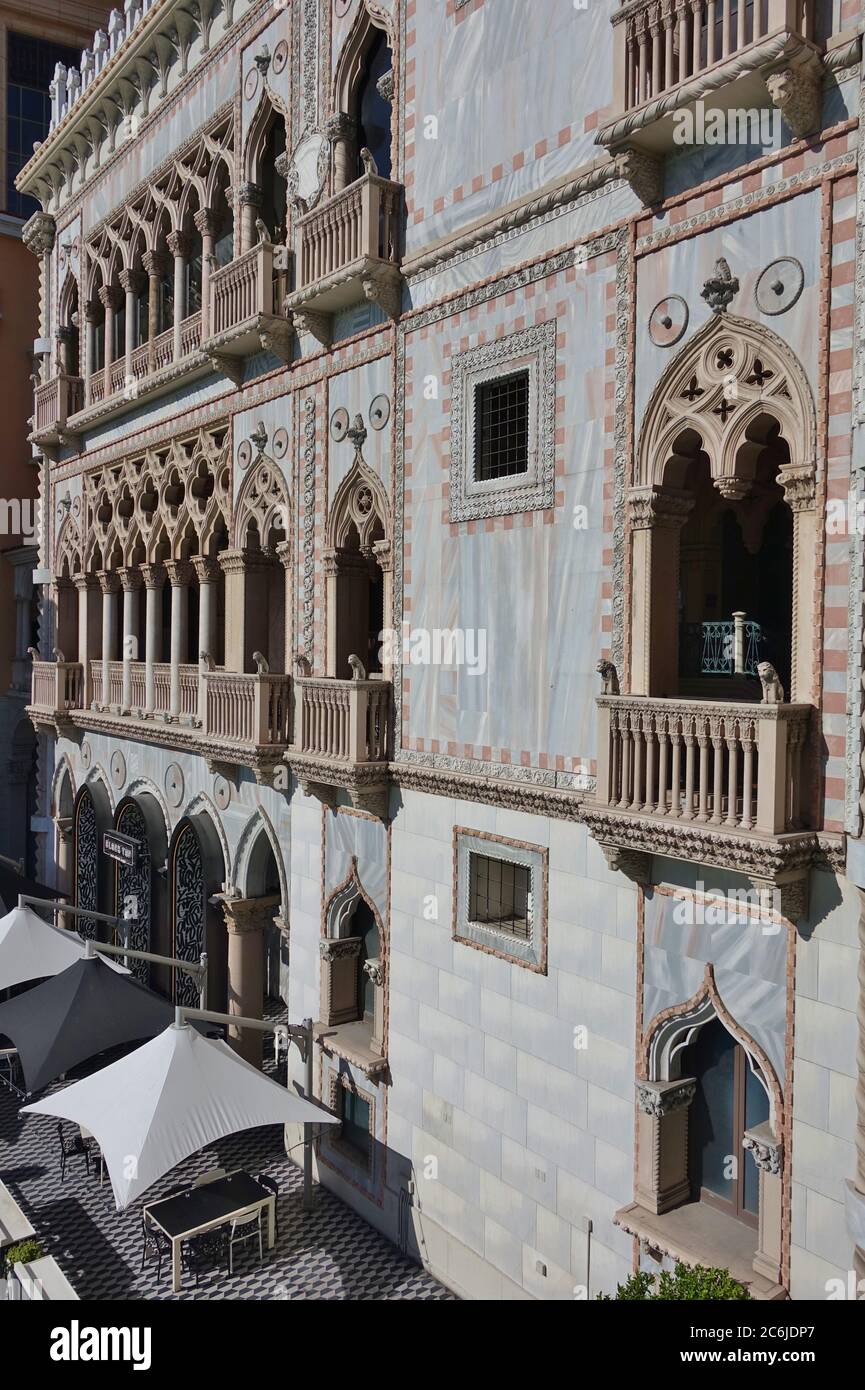 LAS VEGAS, NV - 6 JUN 2020- Außenansicht des Venetian Las Vegas, einem Luxushotel und Casino, in Las Vegas, Nevada, eine Nachbildung von Venedig, Stockfoto