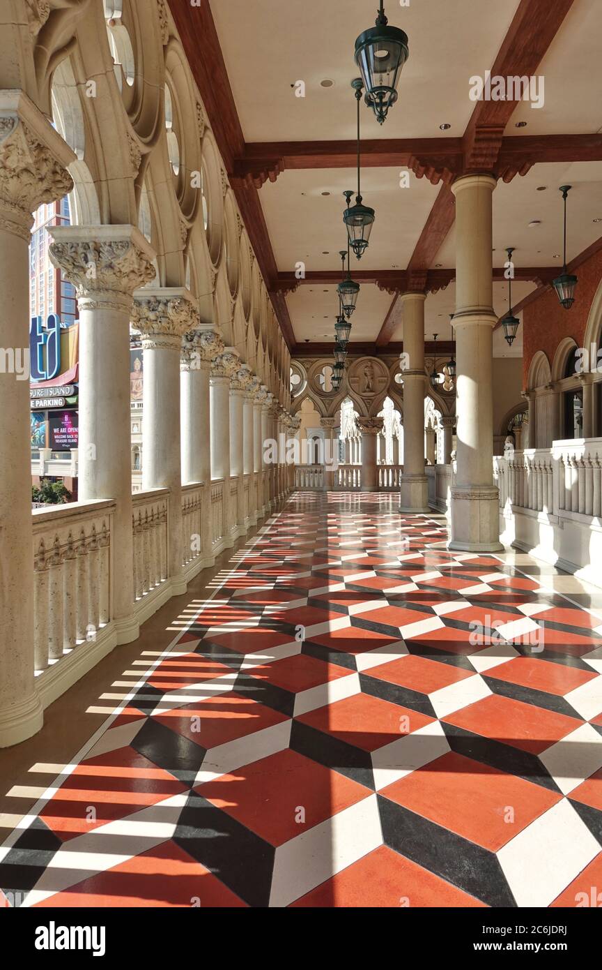 LAS VEGAS, NV - 6 JUN 2020- Außenansicht des Venetian Las Vegas, einem Luxushotel und Casino, in Las Vegas, Nevada, eine Nachbildung von Venedig, Stockfoto