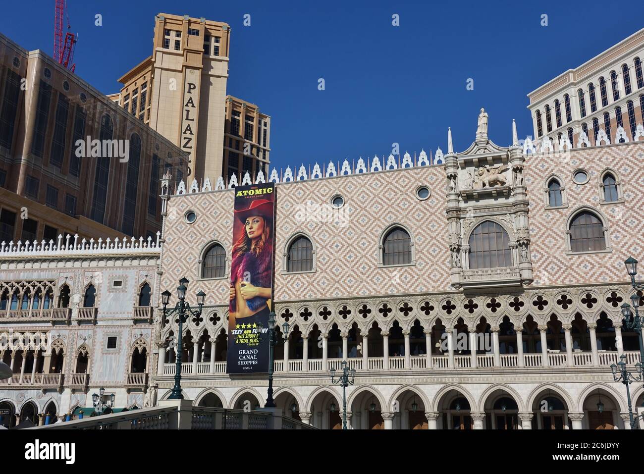 LAS VEGAS, NV - 6 JUN 2020- Außenansicht des Venetian Las Vegas, einem Luxushotel und Casino, in Las Vegas, Nevada, eine Nachbildung von Venedig, Stockfoto