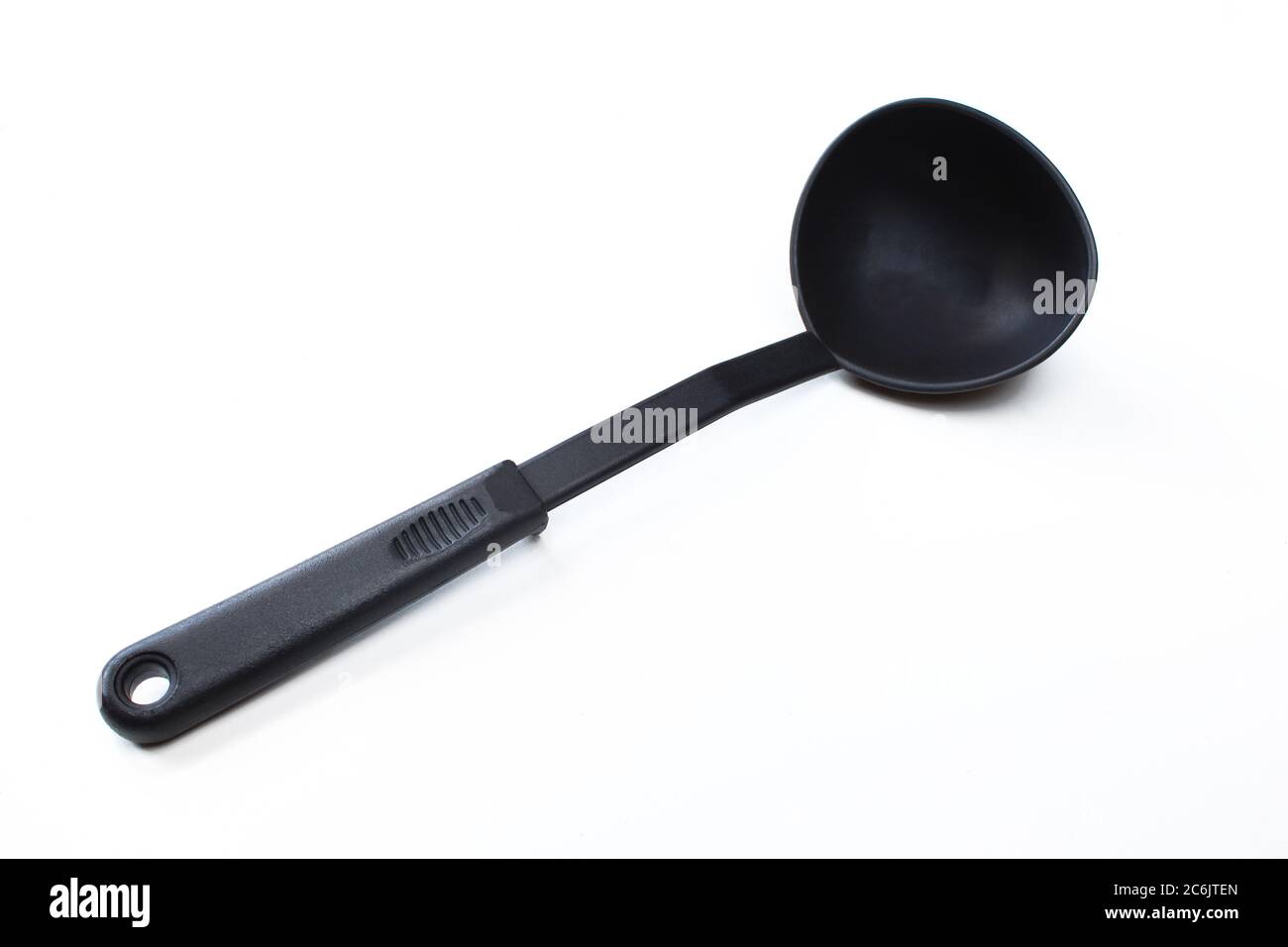 Schwarze Kunststoffpfanne (Dipper) isoliert auf weißem Hintergrund Stockfoto