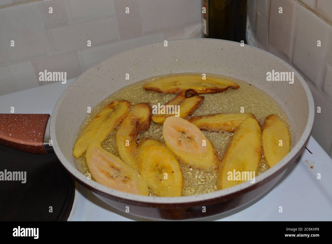 Platanos fritos, para el desayuno. Gebratene Banane Stockfoto