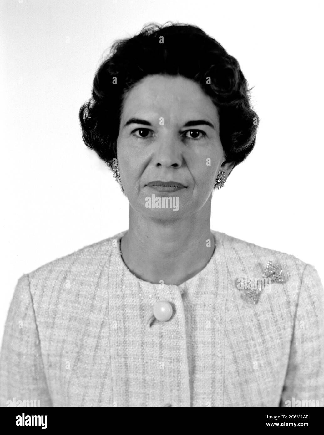 1964, USA: Die amerikanische Elektroingenieurin Frau KITTY Wingfield O'BRIEN JOYNER (1916 - 1993) der NASA, Experte für Elektronik, am LANGLEY FORSCHUNGSZENTRUM. Erinnert wie die erste Frau Ingenieur am Memorial Langley Aeronautical Laboratory . - NASA - N.A.S. - die Nationale Luft- und Raumfahrtbehörde - foto storiche - foto storica - scienziato - Wissenschaftler - INGEGNERE DONNA - INGEGNERIA ELETTRONICA - DONNE DONNA - AL LAVORO - AERONAUTICA --- Archivio GBB Stockfoto
