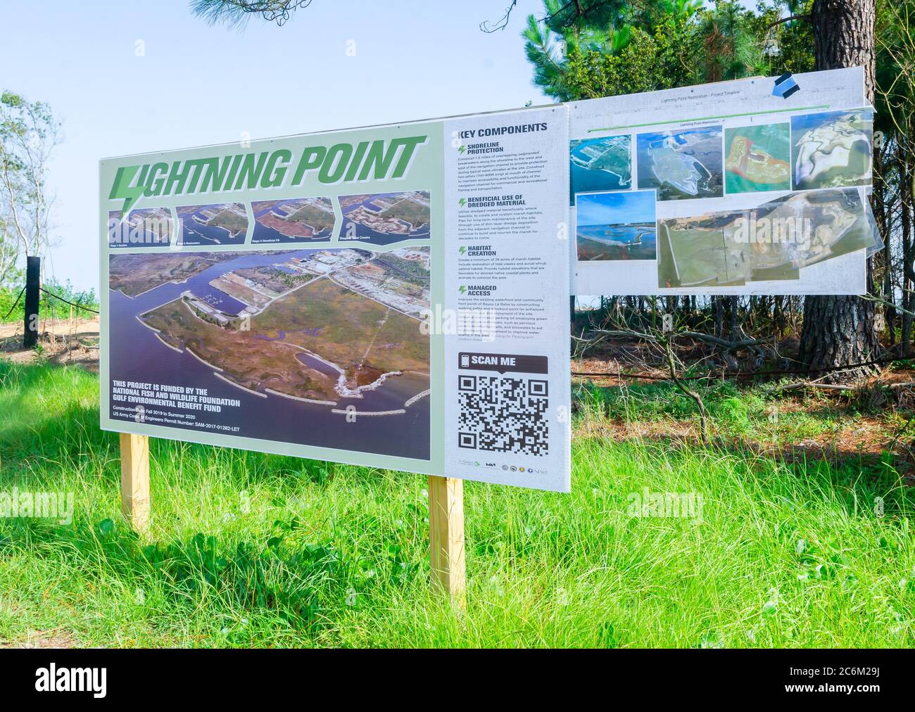 Ein Schild zeigt Verbesserungen an Lightning Point, 9. Juli 2020, in Bayou La Batre, Alabama. Stockfoto