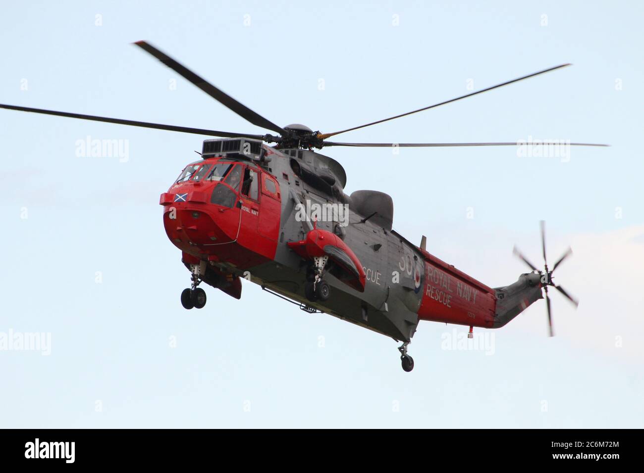 XZ578, ein Westland Sea King HU.5, der von der Royal Navy in der Such- und Rettungsrolle betrieben wird und 2015 von der East Fortune Airshow abreist. Stockfoto