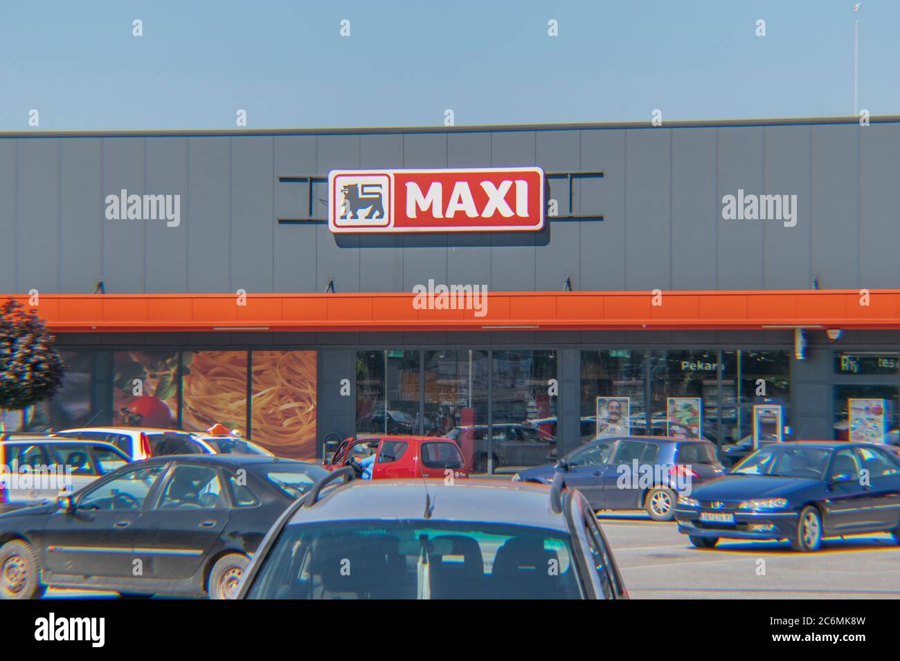 Maxi Rabatt Supermarkt außerhalb in Vivo Shopping Park, Jagodina, Serbien Stockfoto