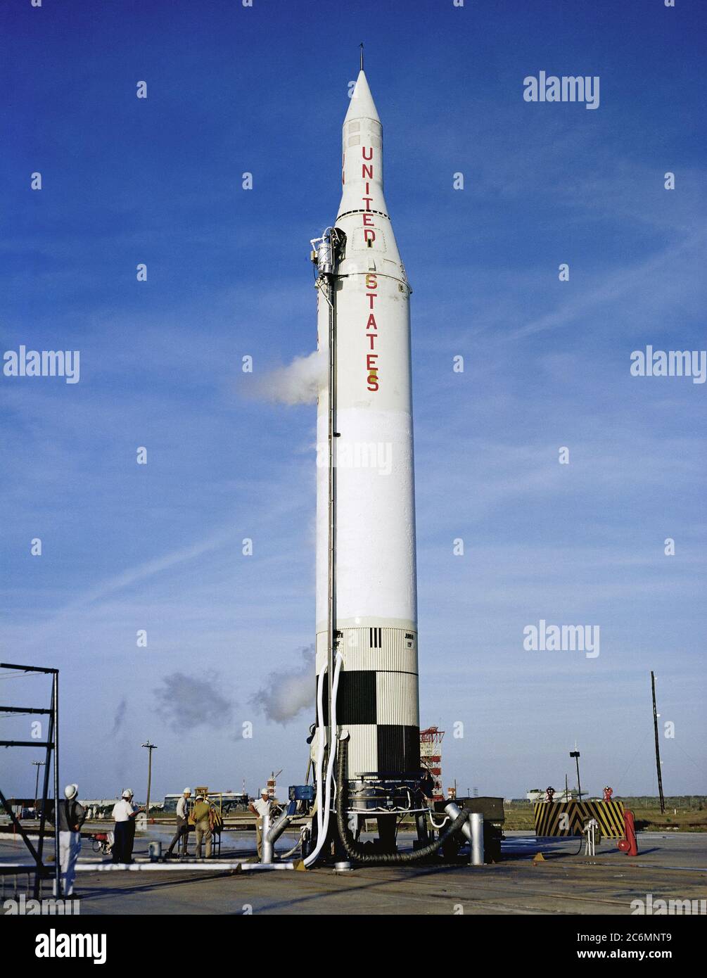 Juno 11 19 F allein am Tisch, Gantry zurück gezogen. Pad 26 B. Explorer Prelaunch. Stockfoto