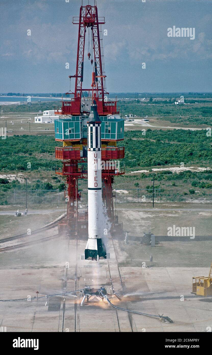 Die Einführung der Mercury-Redstone (MR-3), Freiheit 7. Herr-3 den ersten amerikanischen Astronauten Alan Shepard, in suborbit am 5. Mai 1961. Stockfoto