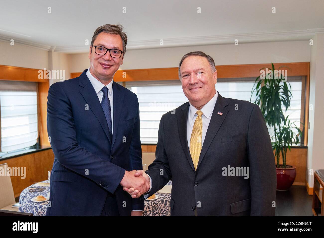 Der US-Außenminister Michael R. Pompeo veranstaltet am 20. August 2019 ein Arbeitsessen mit dem serbischen Präsidenten Aleksandar Vucic in New York, New York Stockfoto