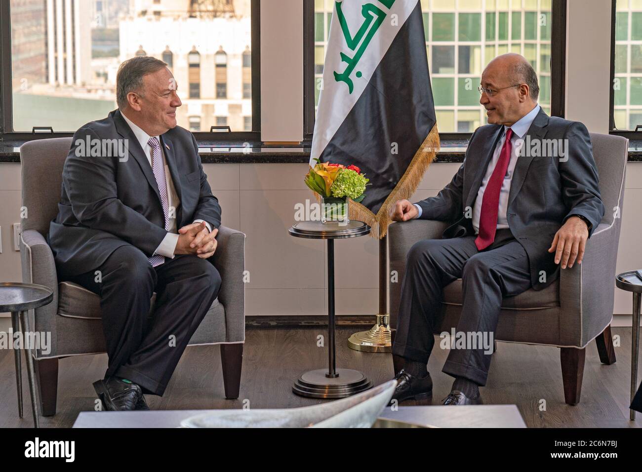 Mike Pompeo zu UN-Treffen in New York City - US-Außenminister Michael R. Pompeo trifft irakischen Präsidenten Barham Salih Ca. September 2019 Stockfoto