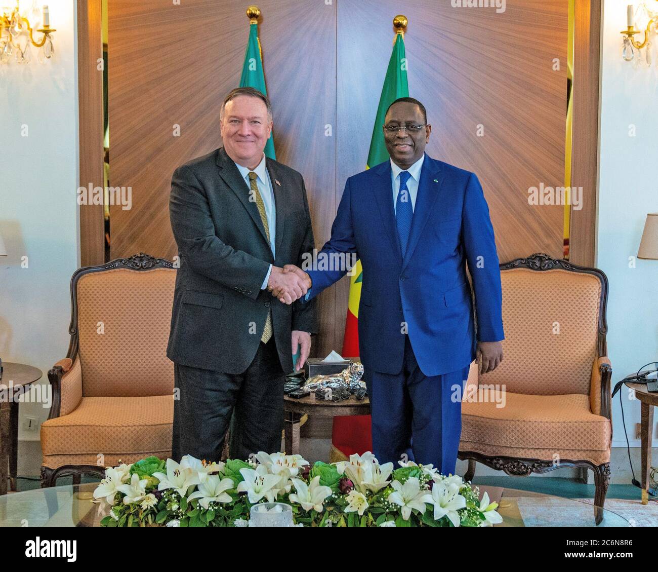 Der US-Außenminister Michael R. Pompeo trifft sich am 16. Februar 2020 mit dem senegalesischen Präsidenten Macky Sall in Dakar, Senegal Stockfoto