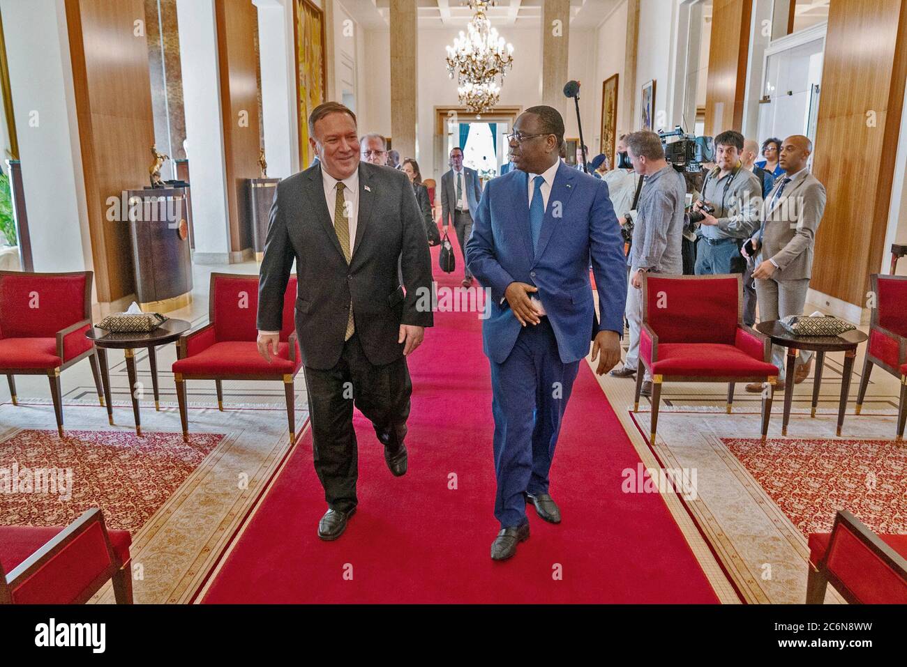 Der US-Außenminister Michael R. Pompeo trifft sich am 16. Februar 2020 mit dem senegalesischen Präsidenten Macky Sall in Dakar, Senegal Stockfoto