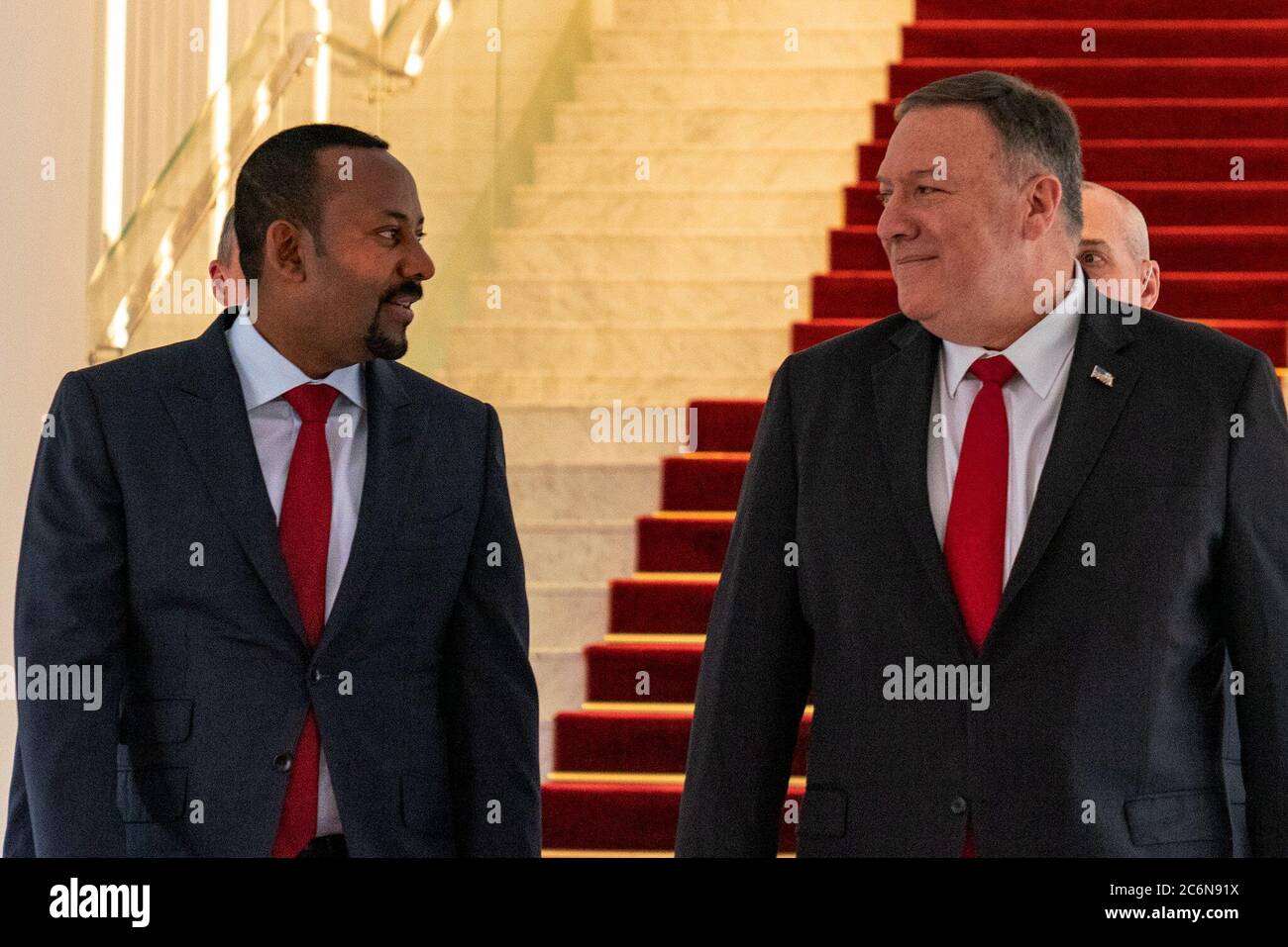 Außenminister Mike Pompeo trifft am 18. Februar 2020 in Addis Abeba, Äthiopien, den äthiopischen Premierminister Abiy Ahmed Stockfoto