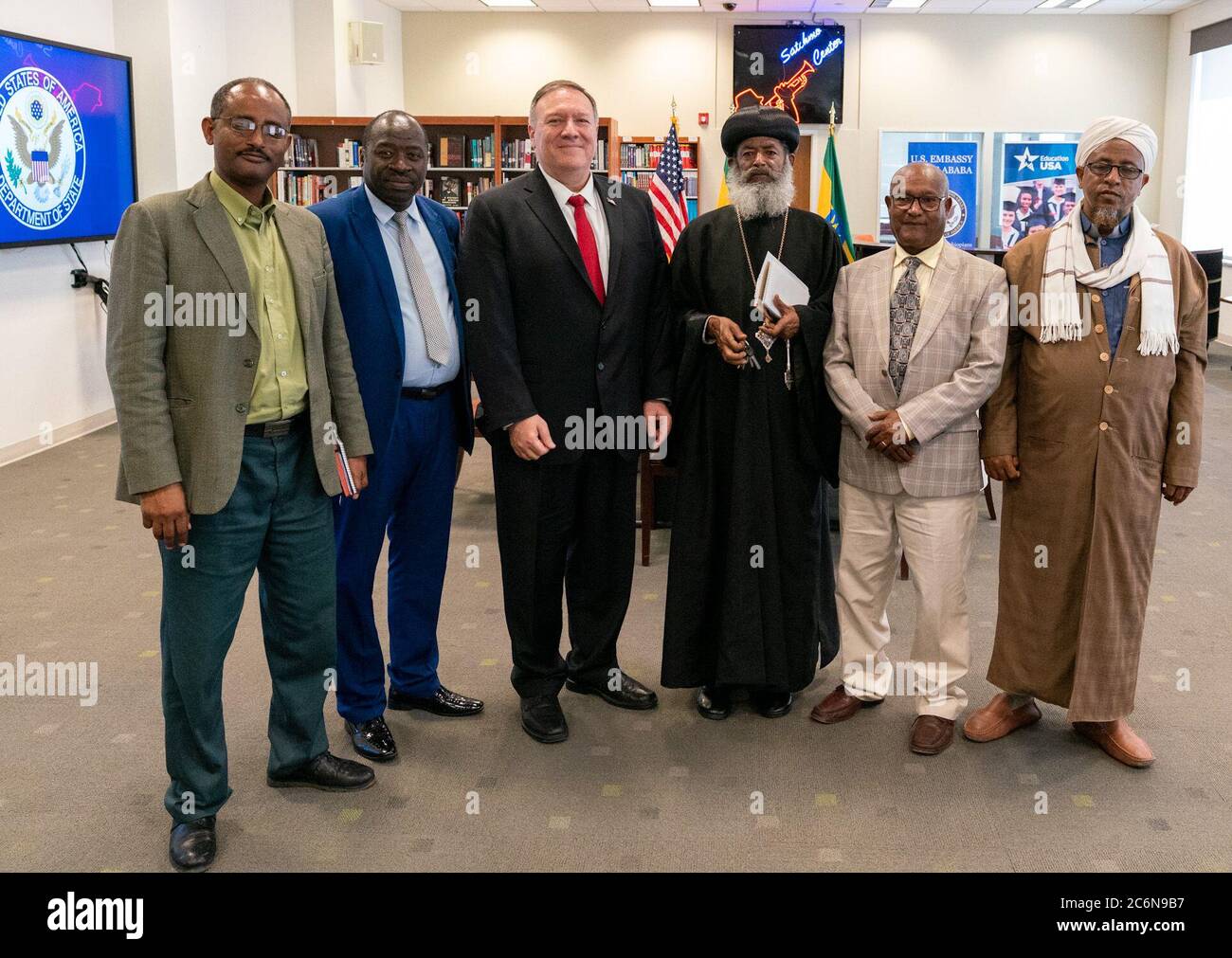 Staatssekretär Mike Pompeo trifft sich am 18. Februar 2020 mit dem Interreligiösen Rat in Addis Abeba, Äthiopien. Stockfoto