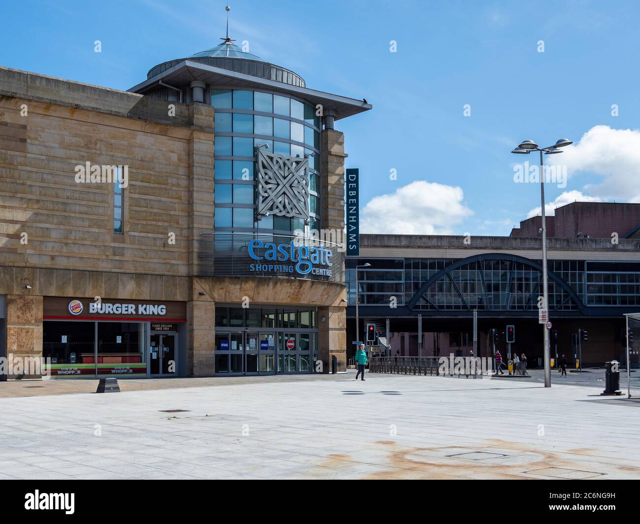 Eastgate Shopping Center geschlossen während Coronavirus Sperre. Vom Eingang in Falcon Square, Inverness, Schottland Stockfoto