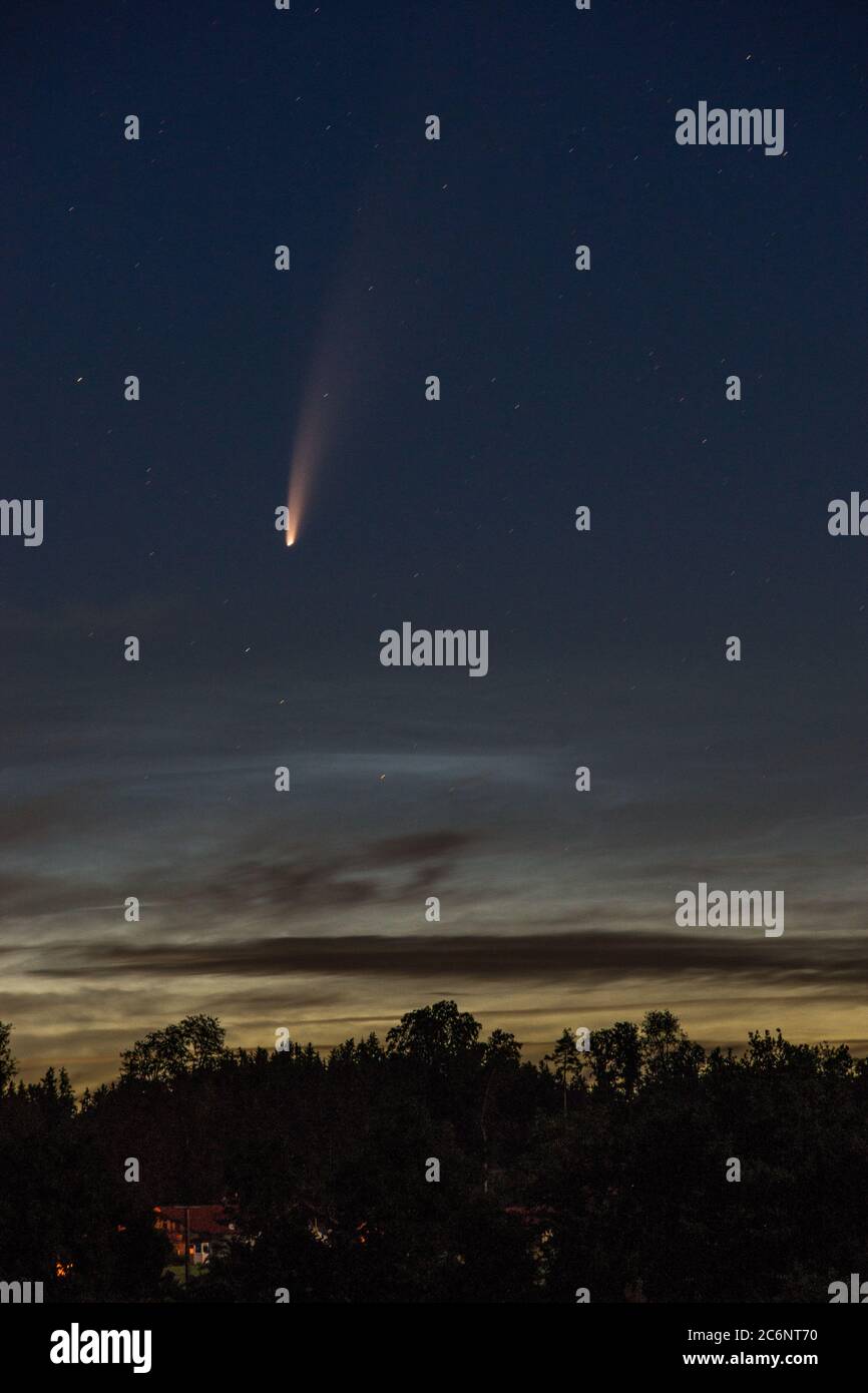 KOMET Neowise C/2020 F3 über Deutschland Stockfoto