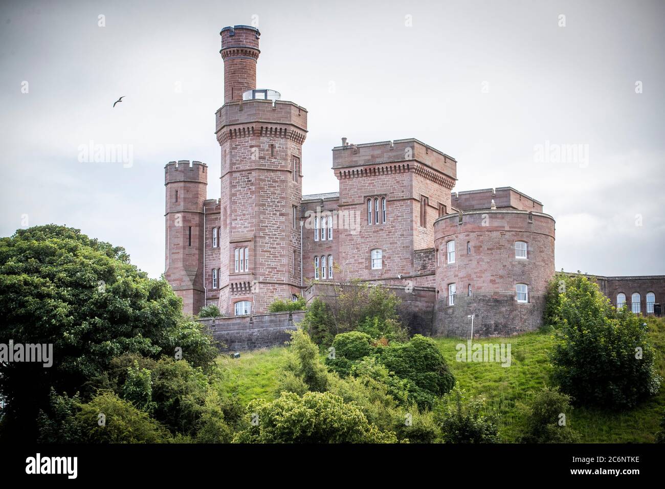 Inverness Castle und der ehemalige Sheriff Court, Inverness. Stockfoto