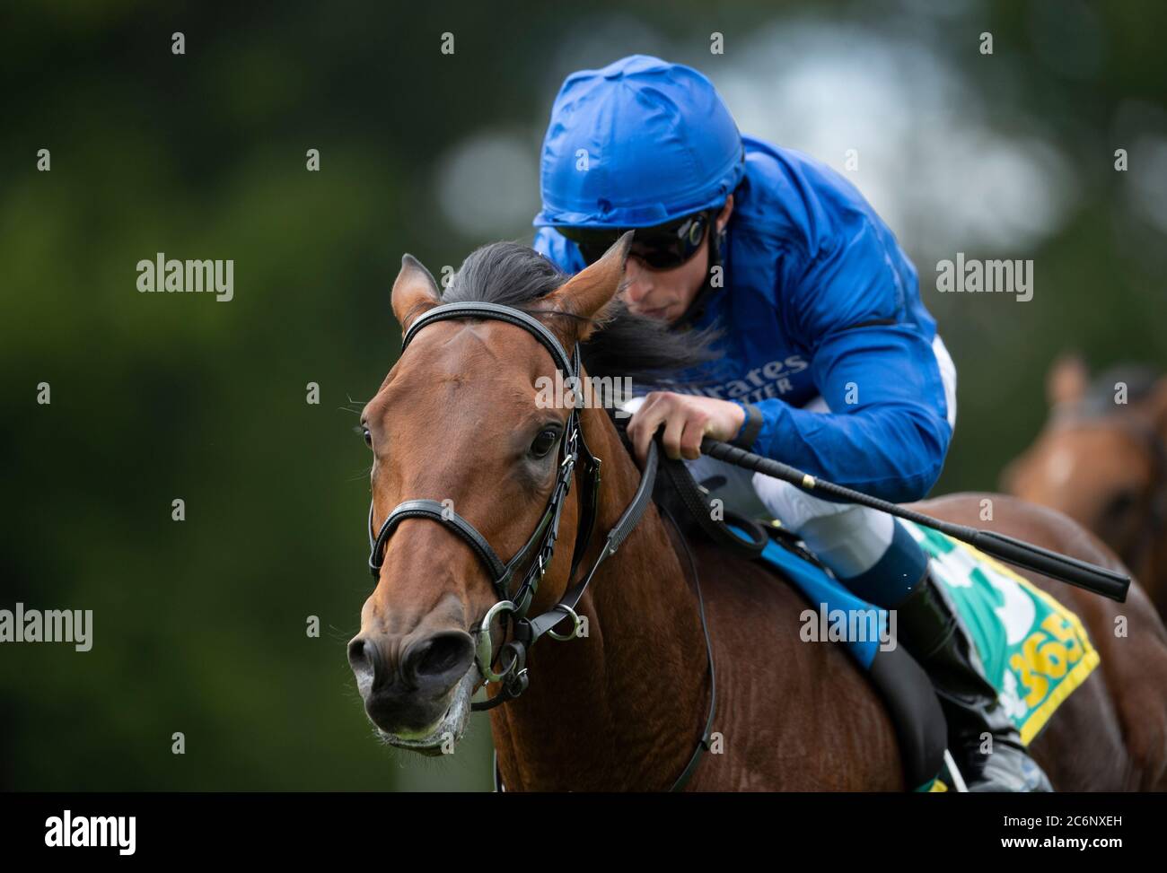 Master of the Seas von William Buick geritten gewinnt die bet365 Superlative Stakes am dritten Tag des Moet and Chandon July Festivals auf der Newmarket Racecourse. Stockfoto