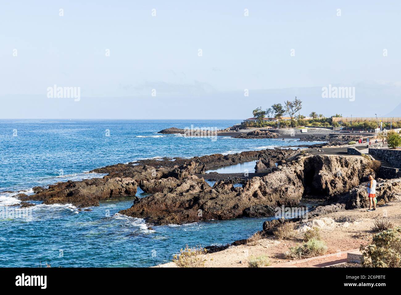 Meerwasser-Schwimmbäder in den Felsen an der Küste von La Jaquita, Alcala, Teneriffa, Kanarische Inseln, Spanien Stockfoto