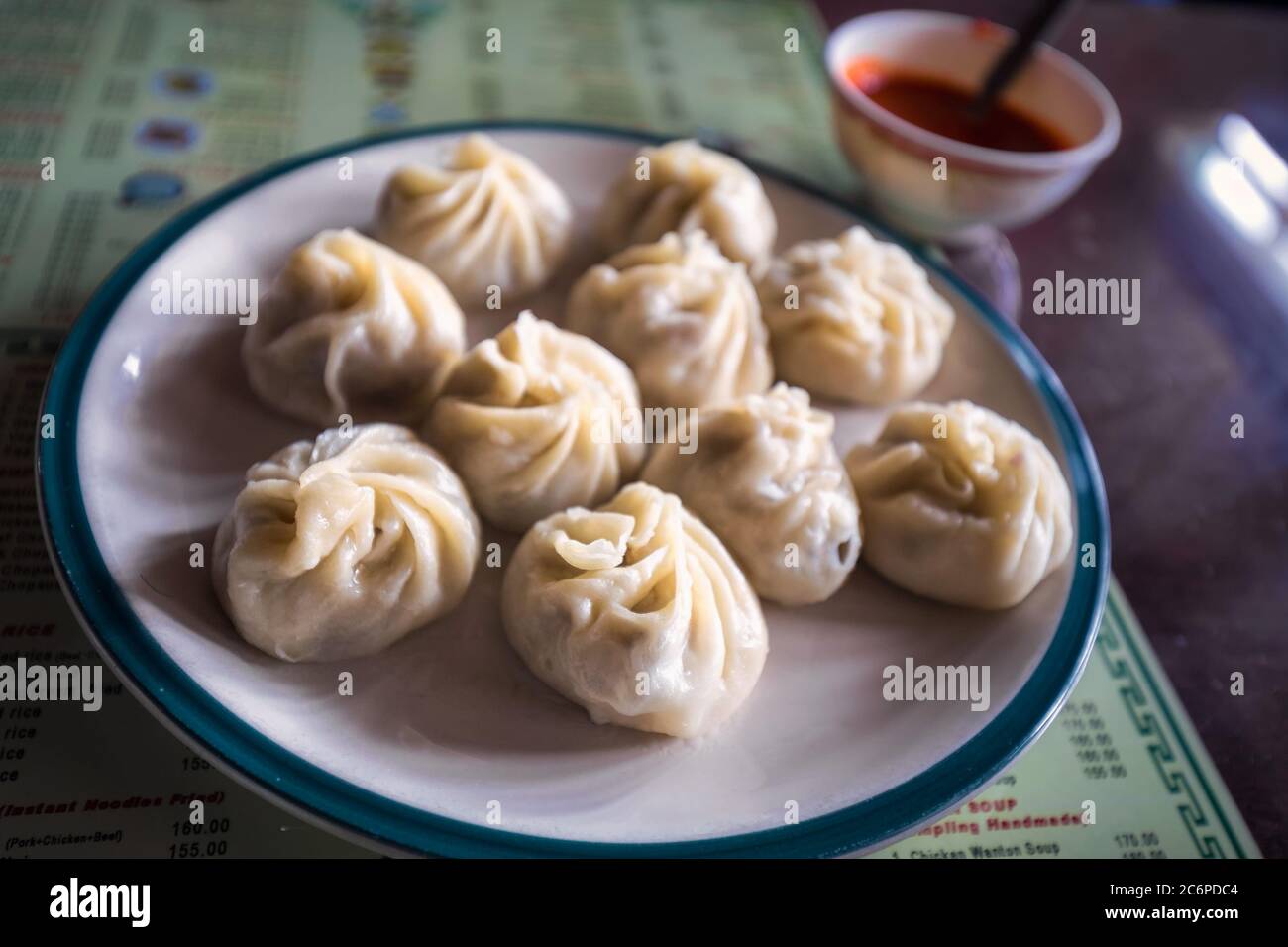 Traditionelle tibetische Küche ist momo mit Gemüse Darjeeling, Indien. Stockfoto