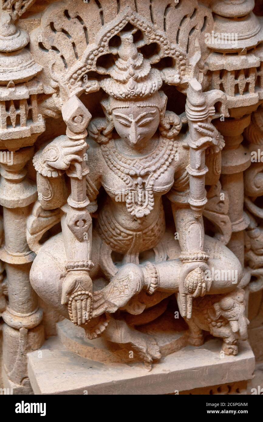 Jaisalmer, Rajasthan, Indien- Feb 18,2020.A Ansicht der Skulptur auf Jain Temple Wänden Stockfoto