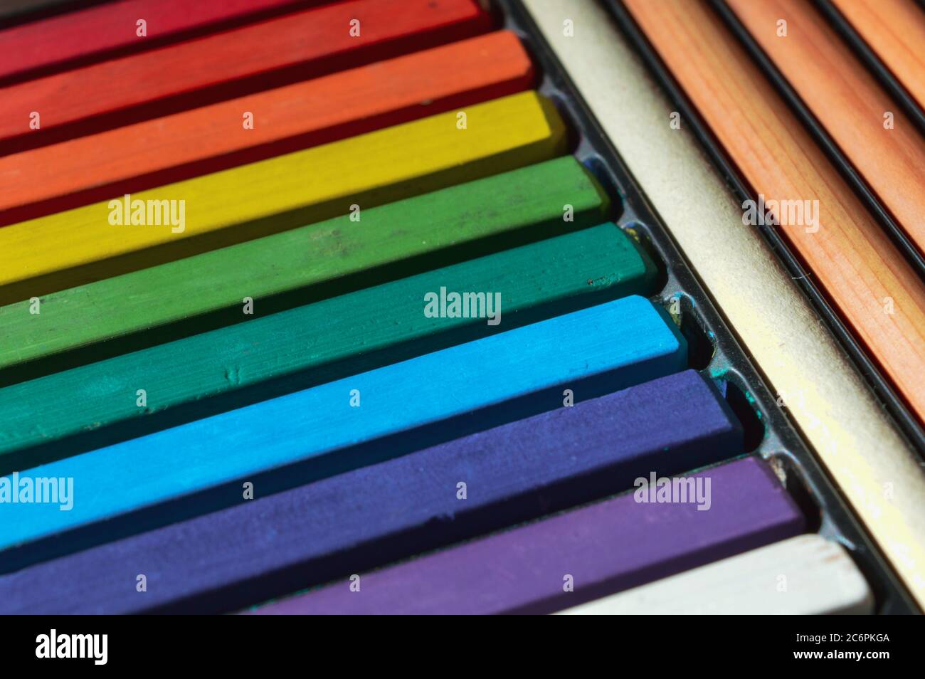 Kreide Pastellstäbchen, abstrakt bunten Hintergrund, Regenbogenfarben Stockfoto