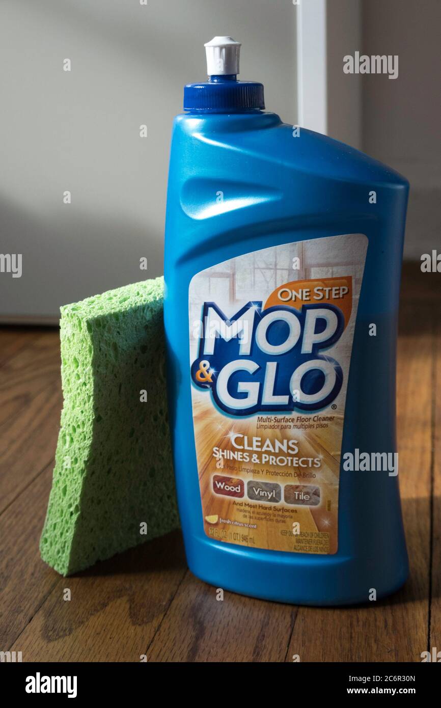 Mop & Glo ist ein Bodenreiniger mit mehreren Oberflächen, USA Stockfoto