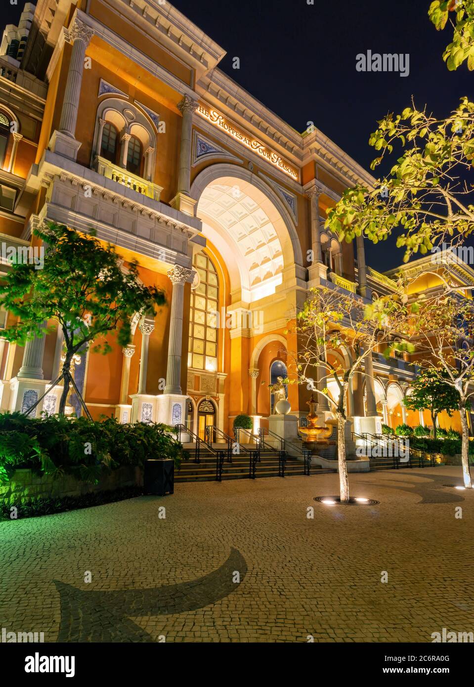Macao, 7. DEZEMBER 2010 - Nachtansicht des Four Seasons Hotel Macao, Cotai Strip Stockfoto