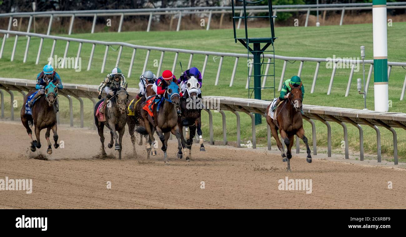 New Stanton, DE, USA. Juli 2020. 11. Juli 2020: Dunbar Road #2, geritten von Irad Ortiz, Jr., gewinnt den Delaware Handicap am Delaware Handicap Day im Delaware Park in New Stanton, Delaware. Scott Serio/Eclipse Sportswire/CSM/Alamy Live News Stockfoto