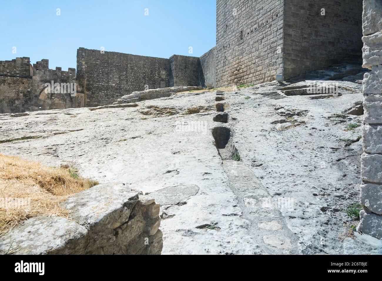 Montmajour,Frankreich-august 14,2016:die Abtei von St. Peter in Montmajour ist ein großes befestigtes Kloster in der Nähe von Arles, Frankreich von Benediktinermönchen gebaut Stockfoto