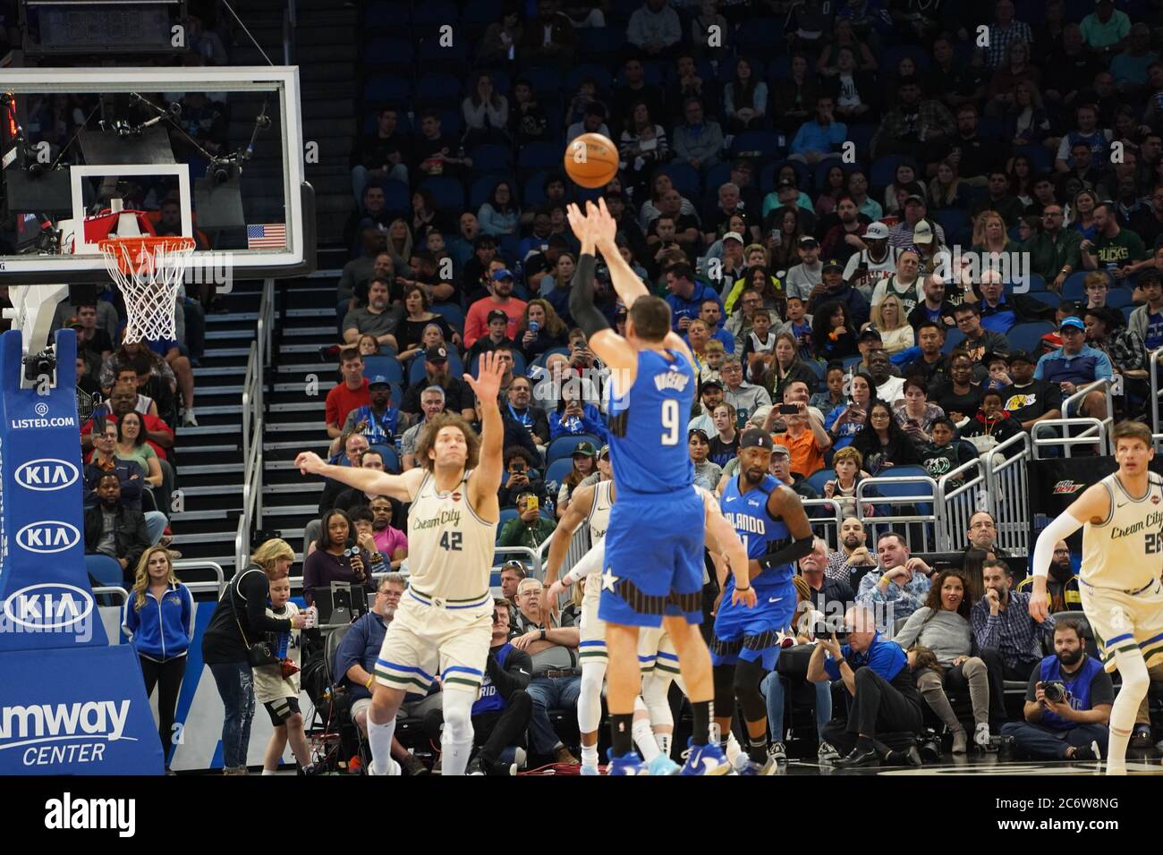 Orlando Magic Gastgeber der Milwaukee Bucks im Amway in Orlando Florida am Samstag, den 8. Februar 2020. Bildnachweis: Marty Jean-Louis Stockfoto