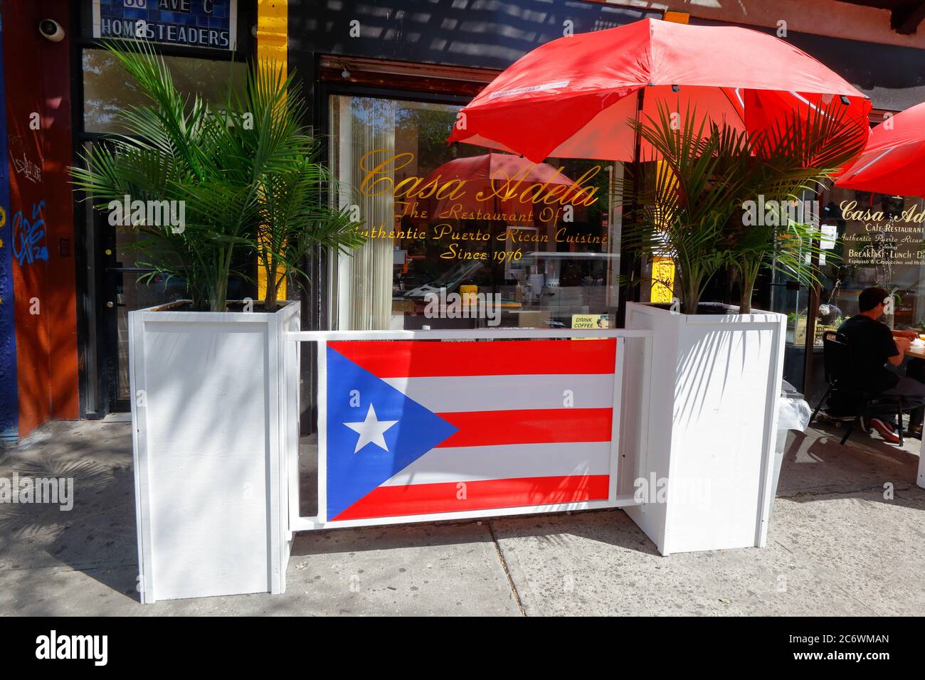 Casa Adela, 66 Avenue C, New York, NYC Foto von einem Puerto-ricanischen Restaurant im East Village von Manhattan. Loisaida. Stockfoto