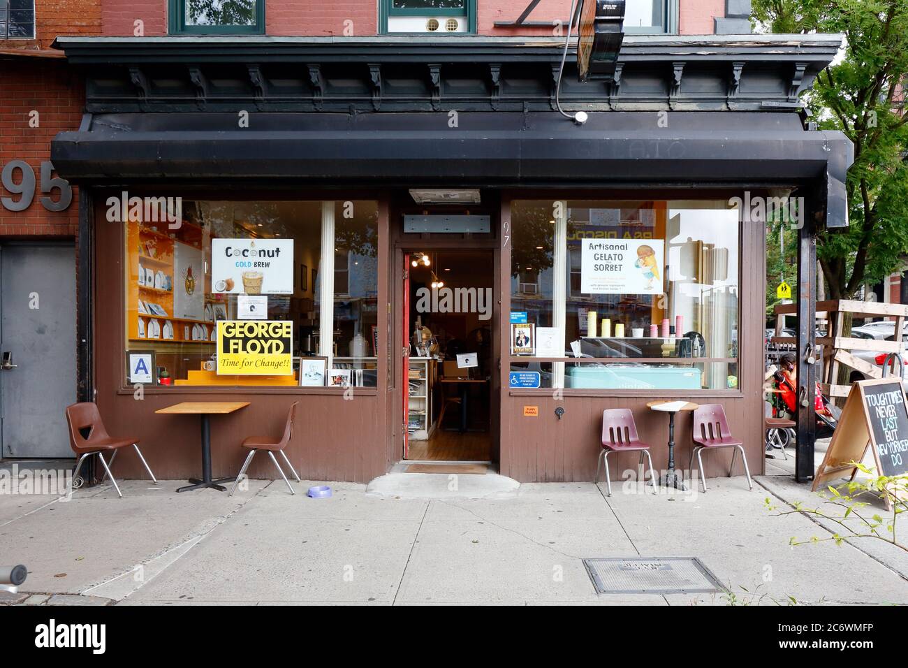 Clever Blend, 97 5. Ave, Brooklyn, New York. NYC-Schaufensterfoto eines Cafés im Park Slope-Viertel. Stockfoto