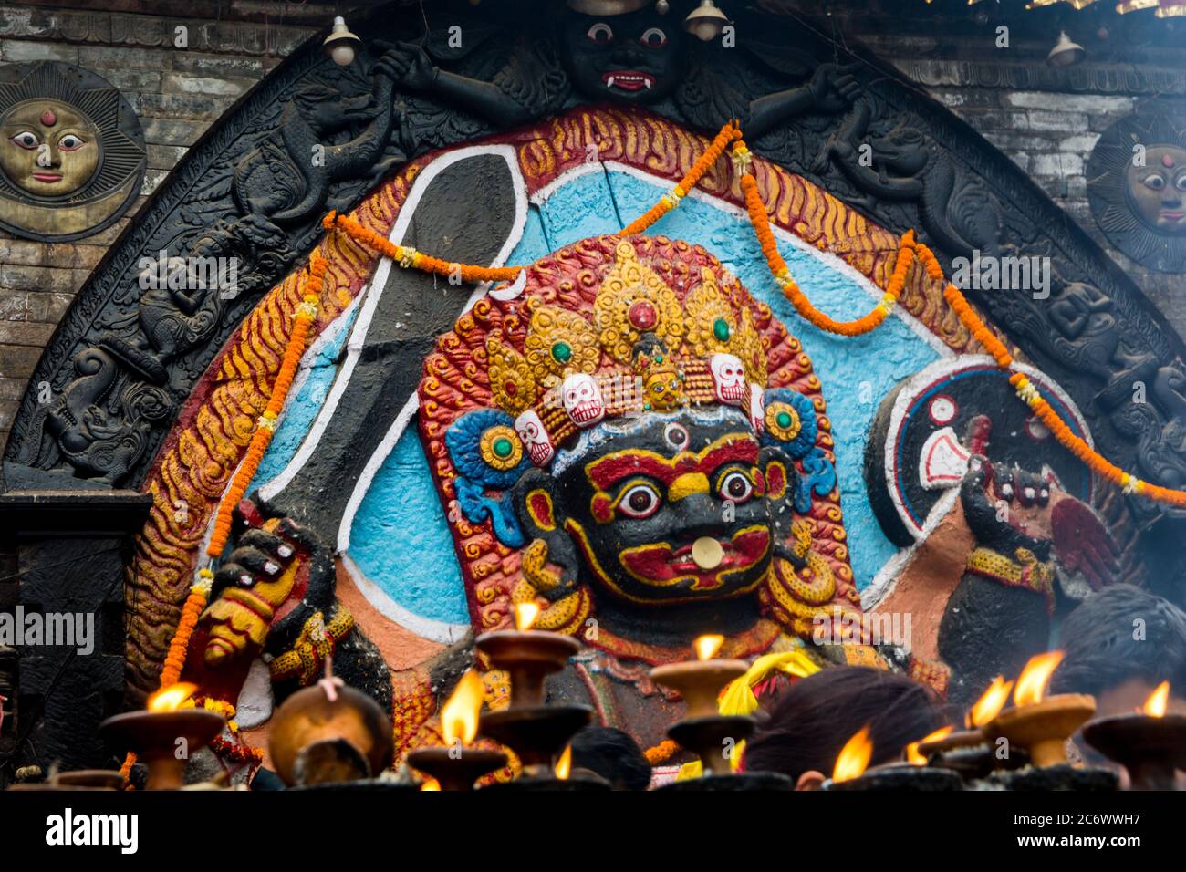 Nahaufnahme des Hindu-gottes Kala Bhairava am Durbar Square, Kathmandu, Nepal Stockfoto
