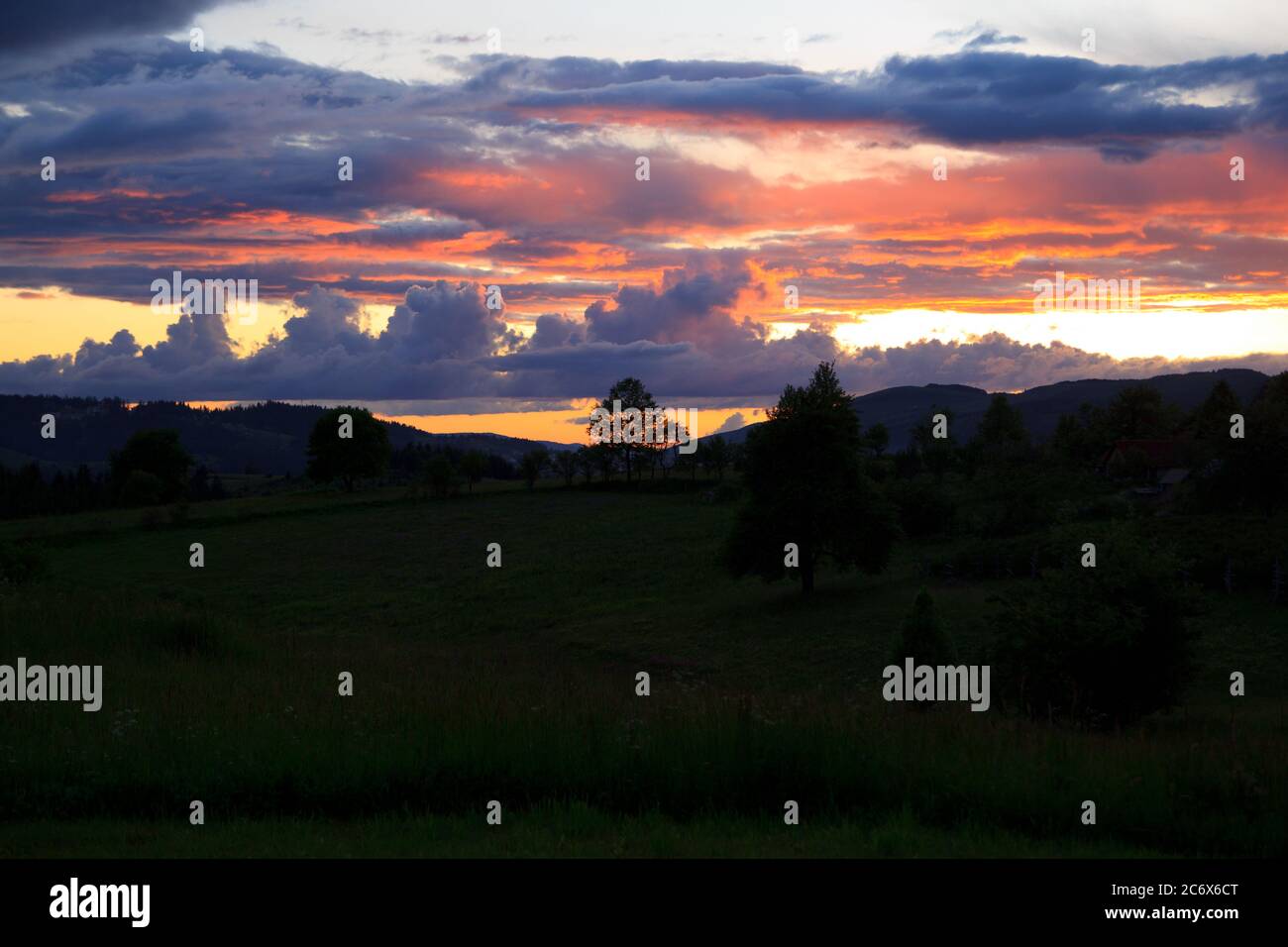 Komarani Dorf in der Nähe von Nova Varos Stockfoto