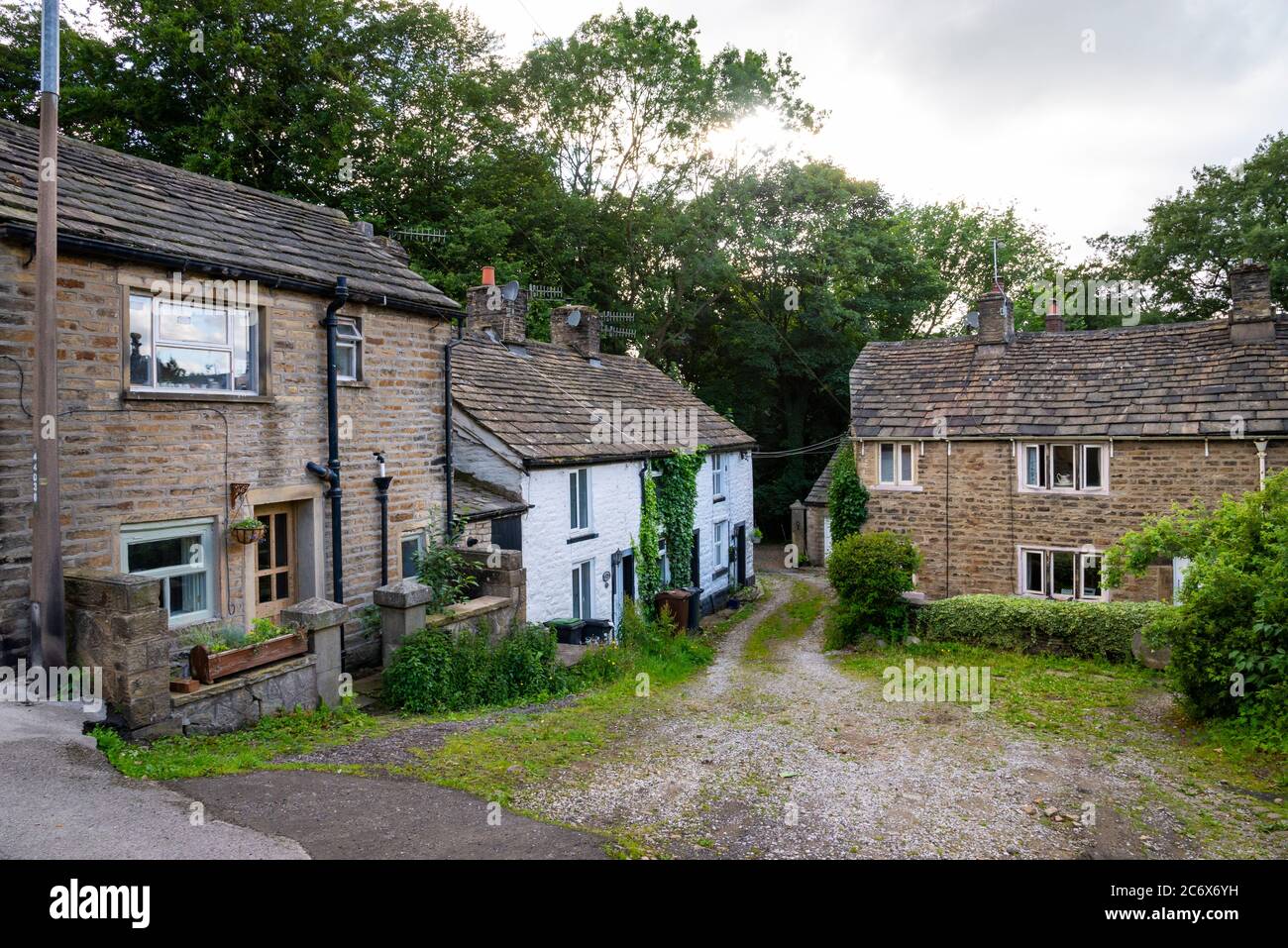 Alte Steinhütten in Whitfield bei Glossop, Derbyshire, England. Stockfoto