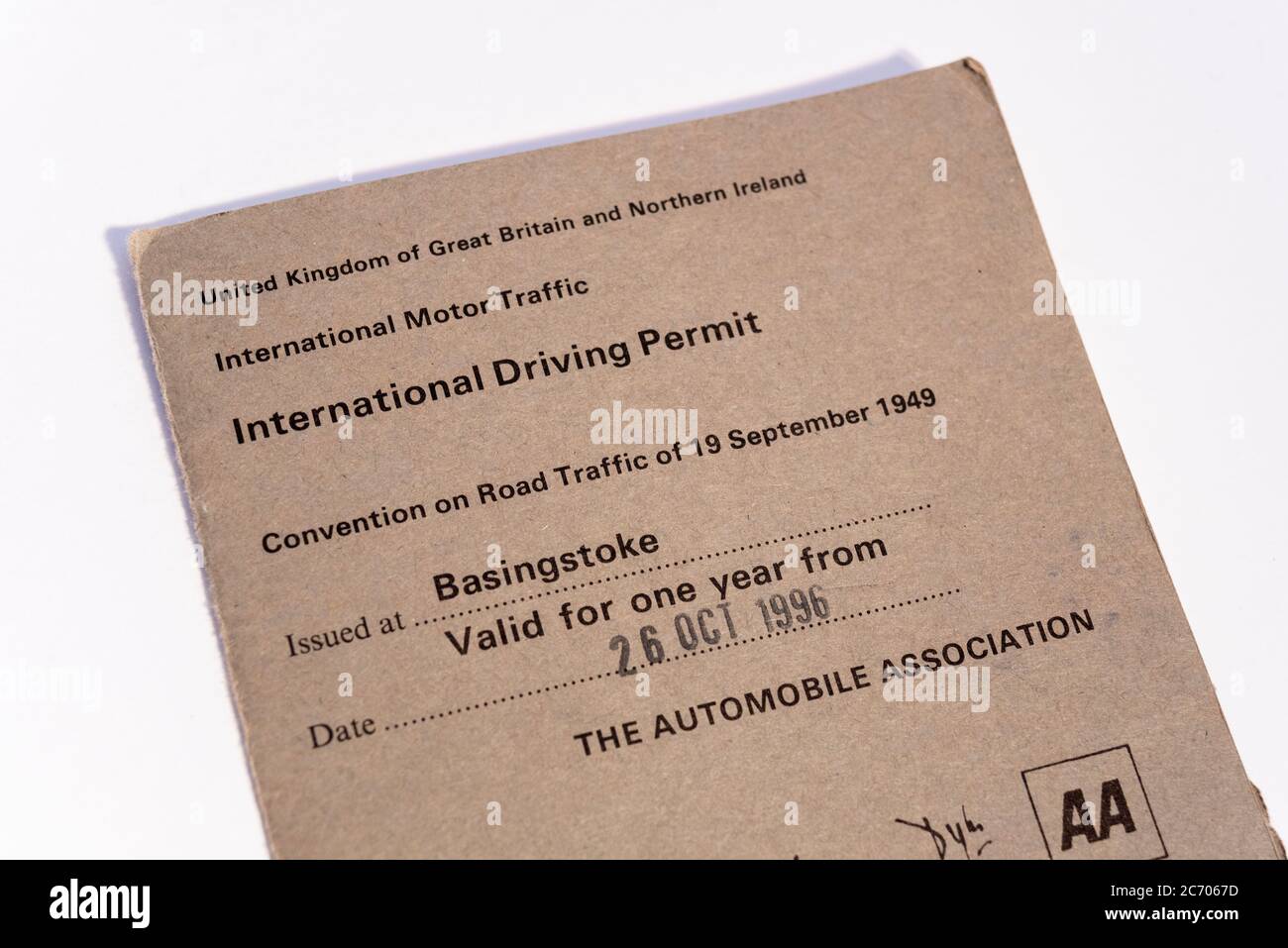 Internationaler Führerschein. Vereinigtes Königreich Großbritannien und Nordirland ausgestellt im Jahr 1996 für das Fahren im Ausland. Übereinkommen über den Straßenverkehr 1949 Stockfoto