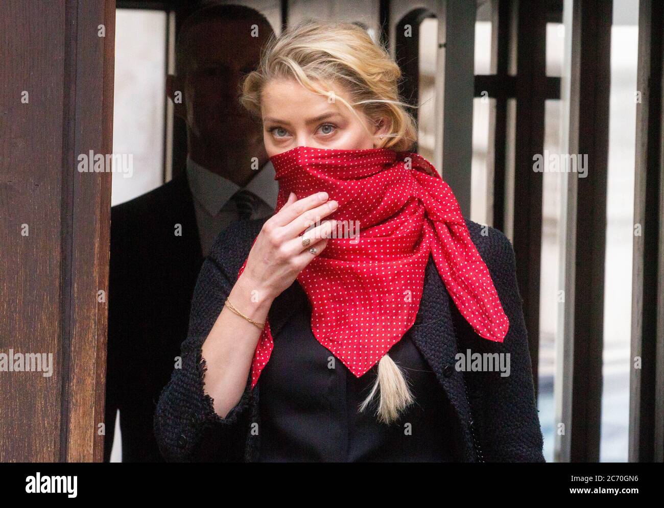 London, Großbritannien. Juli 2020. Amber Heard, Johnny Depps ehemalige Frau, kommt in seinem Verleumdungsverfahren gegen die Zeitung der Nachrichtengruppe am High Court in London an. Quelle: Tommy London/Alamy Live News Stockfoto