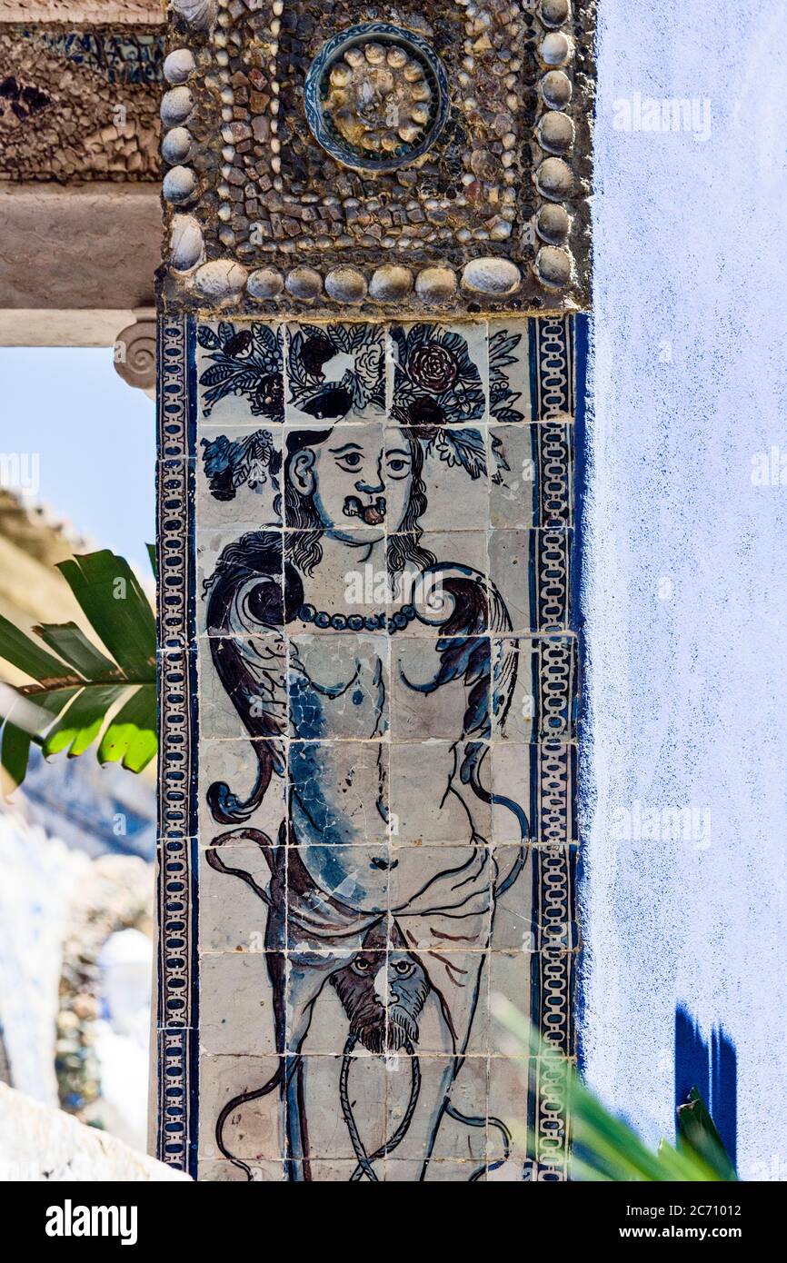 Detail der alten Azulejos an den Wänden der Kapelle des Palastes der Marquess von Fronteira Stockfoto