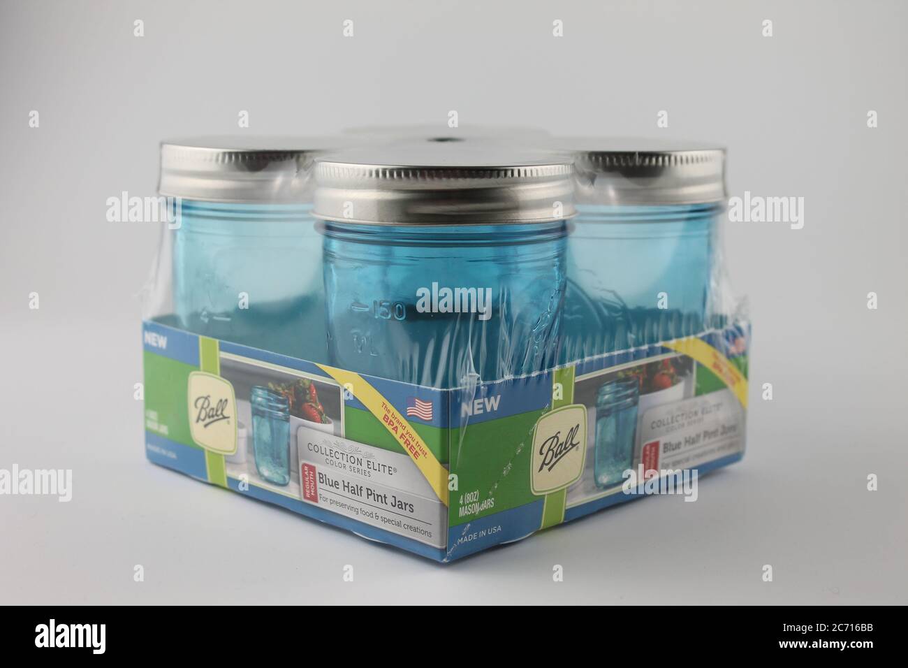 Blue Ball Half Pint Gläser für die Konservierung von Lebensmitteln, Schrumpffolie Verpackung Stockfoto