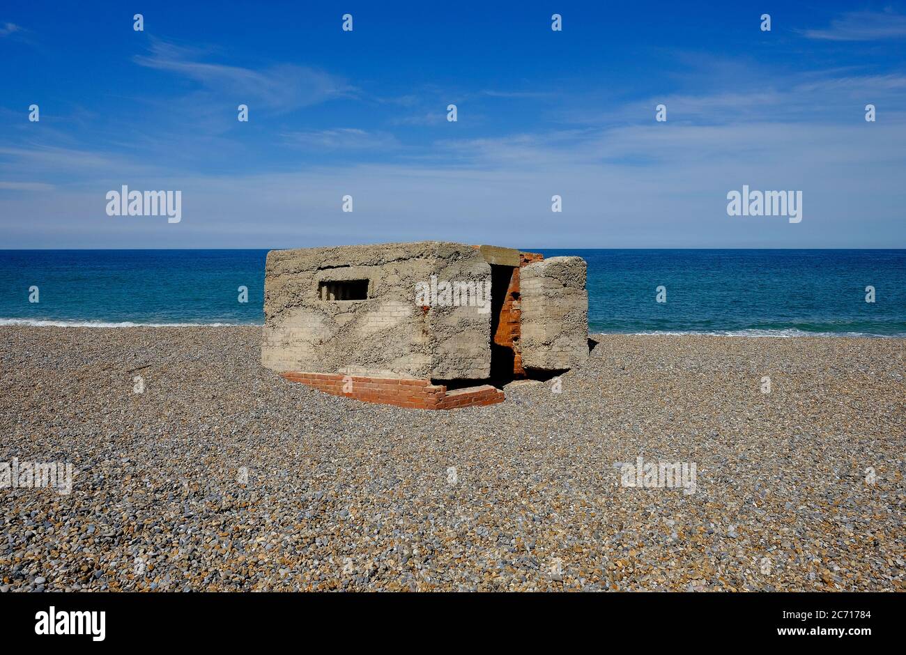 Pillenbox für Kriegszeiten am Strand von Weybourne, Nord-norfolk, england Stockfoto