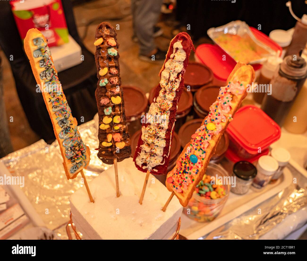 Lolly Waffle auf einem Tresen bei einem Food Festival Stockfoto